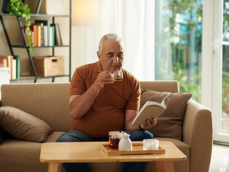 ارتباط مصرف چای و خطر ابتلا به زوال عقل و سکته مغزی 2 ارتباط مصرف چای و خطر ابتلا به زوال عقل و سکته مغزی